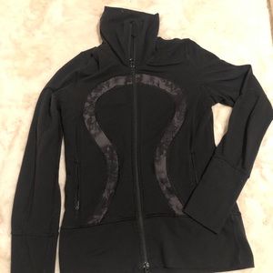 Lululemon Scuba Zip Up size 8
